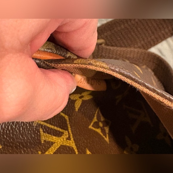 Authentic Vintage Louis Vuitton Monogram Bosphore Crossbody Bag - Picture 16 of 16